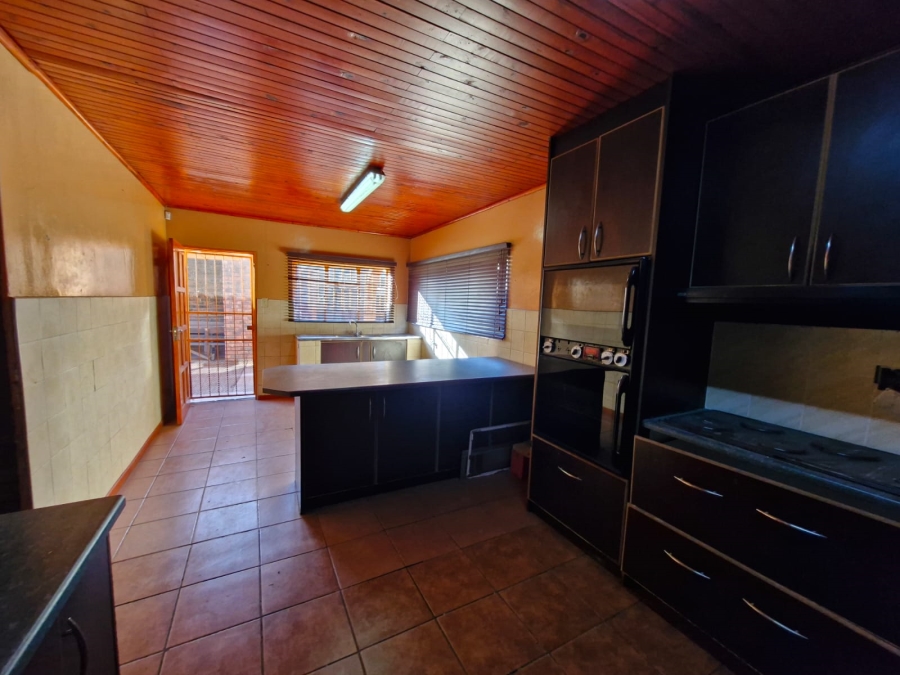 7 Bedroom Property for Sale in Kathu Northern Cape